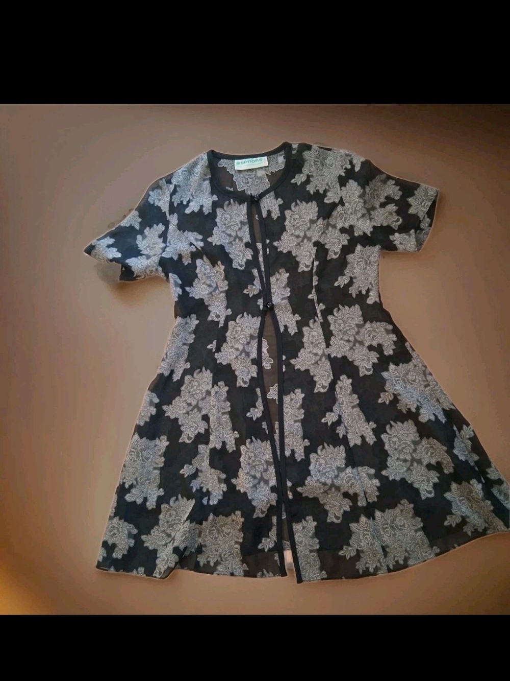 La Maison Simons , Contemporaine, Vintage Sheer Floral Lace Overlay – Like New - Picture 10 of 11